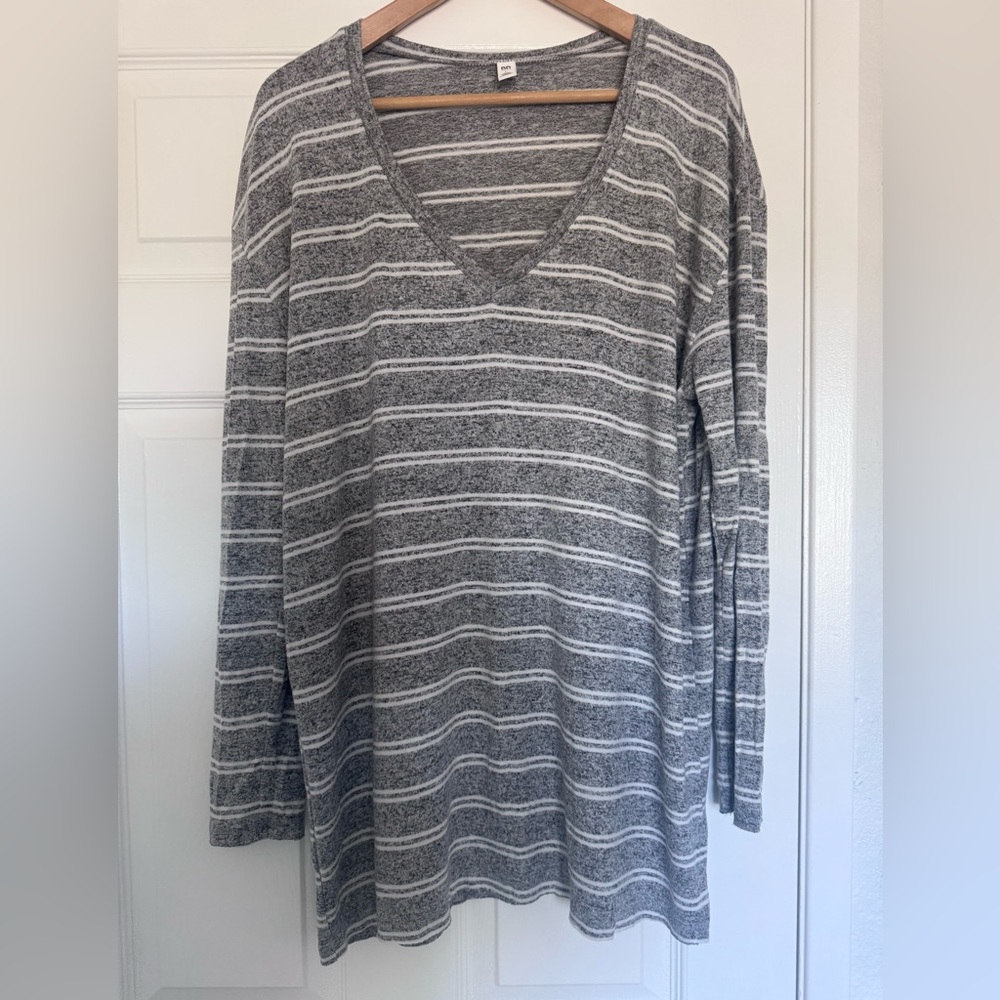 BP Women’s Sweater, Extra Long, Vneck, Women’s Large, Gray & White Stripes, BP - Picture 3 of 9